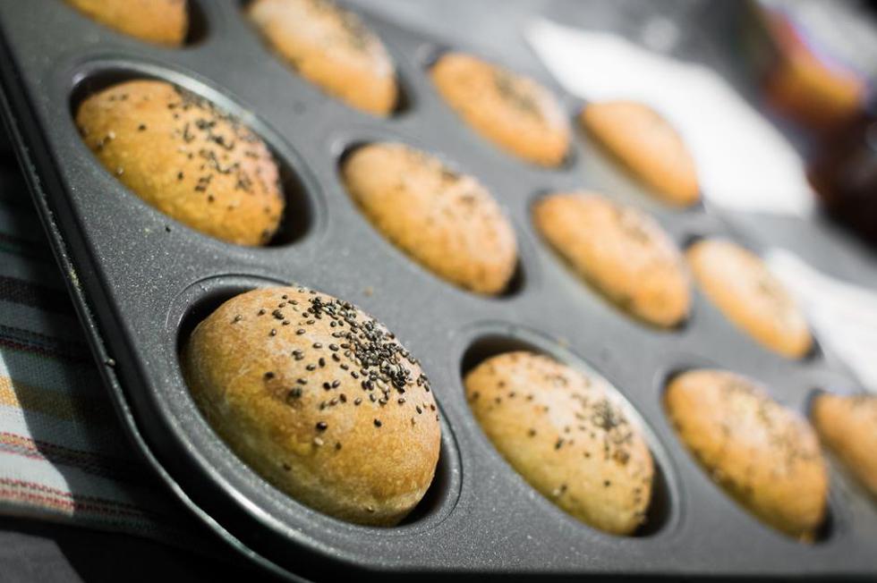Peciva s chia sjemenkama iz kalupa za muffine