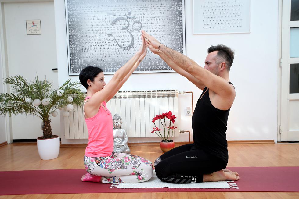 Vježbe Kundalini joge za parove za postizanje kozmičke ekstaze