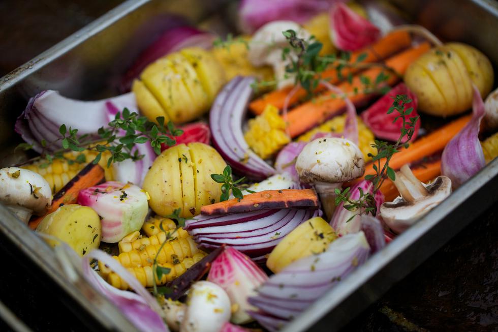Kako vrlo jednostavno ispeći bilo koje povrće u pećnici?