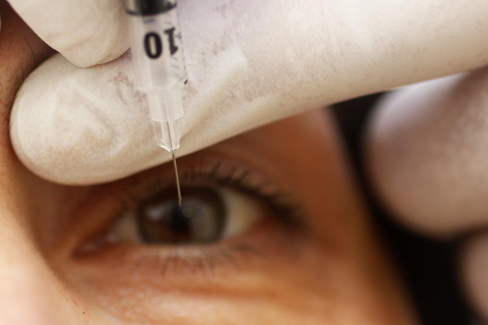 Injekcija u oko spašava vid