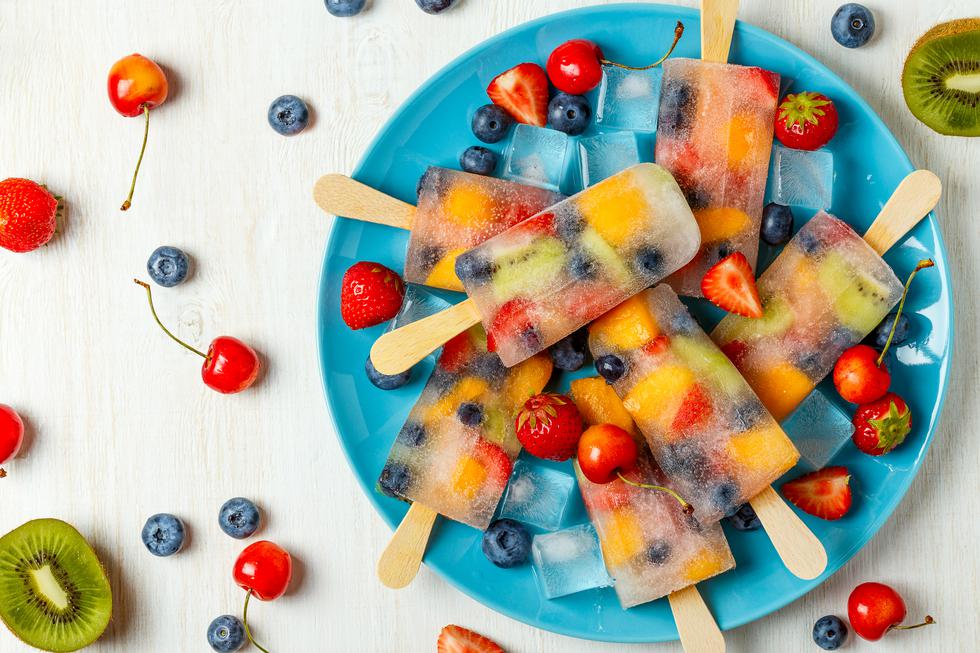 Recept: Napravi sama svoj zdravi voćni sladoled na štapiću!