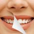 Kako prirodno izbijeliti zube, koji pristaju uz preplanulu kožu